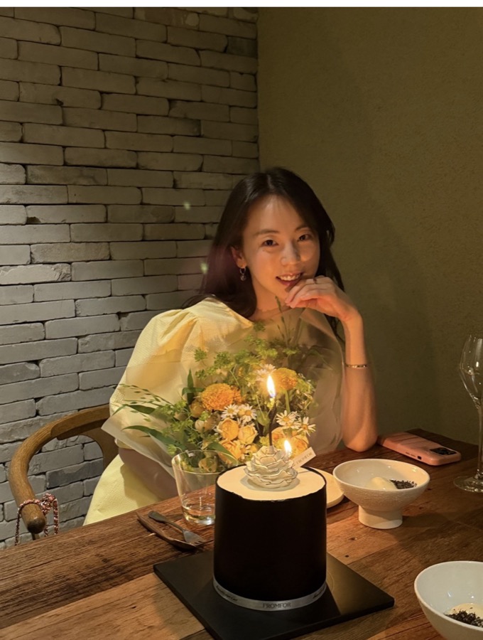 배우 생일 축하 FROMFOR 커스텀 케이크